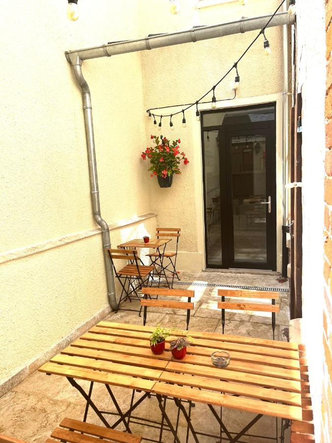 Le Gite De Jean Thevenin, Avec Parking Gratuit Épernay Kültér fotó